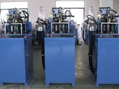 What are the main types of socks knitting machine?