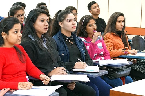 Exploring the Advantages of Private PhD Colleges in Lucknow for Pursuing a PhD in Law