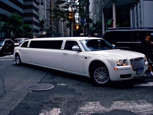Luxury Rides with AWN Limo: Limousine Service in New York City