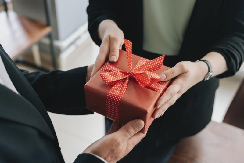 Brief Guide for Corporate Gifts in Singapore