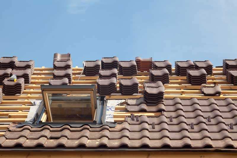 What Questions should you ask a roofer before hiring them?