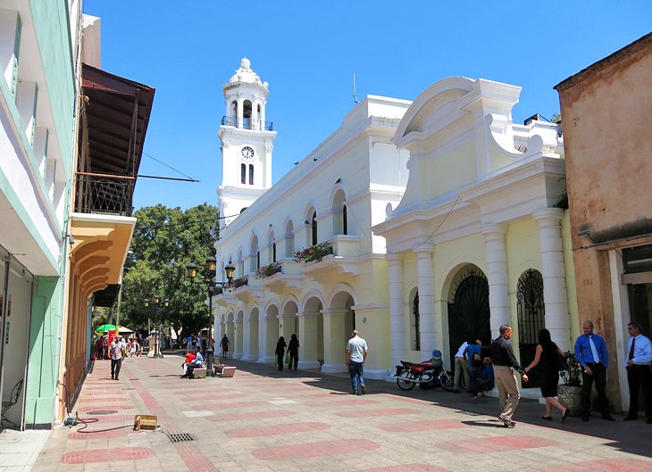 Entertainment & Shopping in Santo Domingo