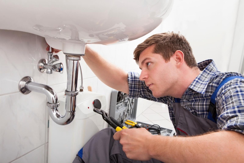 7 Things to Check When Looking for a Plumber